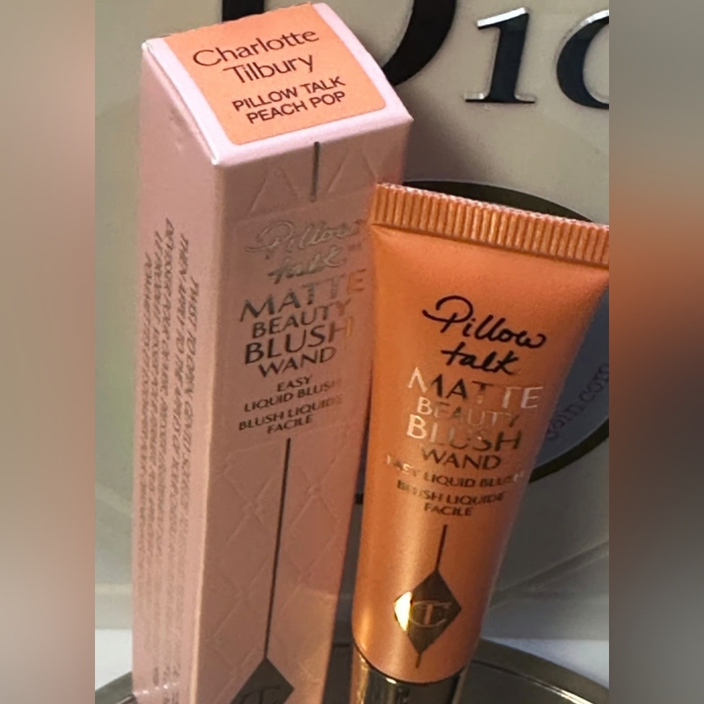 Charlotte Tilbury Pillow Talk Matte Blush Wand - Peach Pop